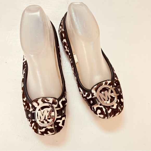 MK LOGO MICHAEL KORS  Animal Print Black White Brown LEATHER FLATS Size 6 M - Picture 6 of 12